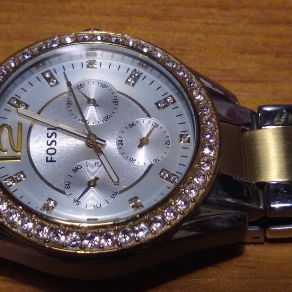 Sparkly ladies Fossil Watch main image 4